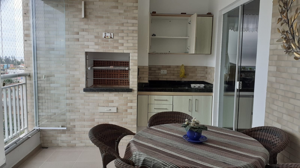 VENDO APARTAMENTO NO CENTRO DE